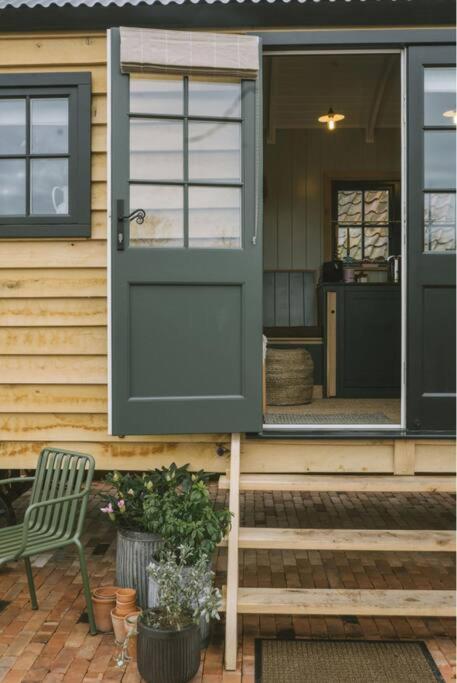 Island Hut - Outdoor Bath Tub, Firepit And Water Equipment Apartment Saltford Exterior foto